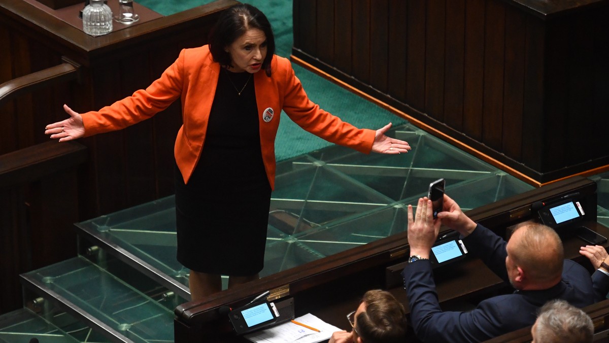 Szokujące słowa w Sejmie. "Gdybym miała taką matkę, to bym się zabiła"