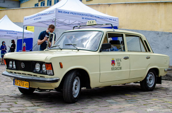 Odrestaurowane FSO 125p Taxi krakowskiego MPK