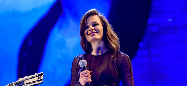 Błażej Król i Natalia Szroeder śpiewają "Bo jesteś ty" z repertuaru Krzysztofa Krawczyka