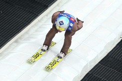 Norweskie media pospieszyły się z odebraniem rekordu Kamilowi Stochowi