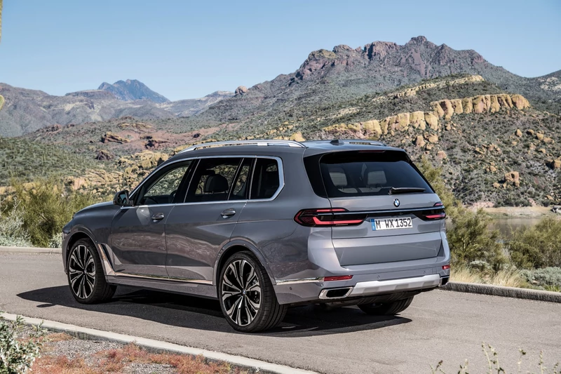 BMW X7 po face liftingu (2022)