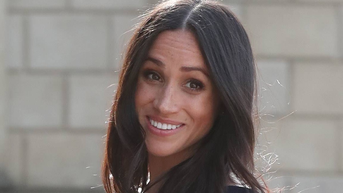 Księżną Meghan stać na ubrania najbardziej prestiżowych marek. Ale tym razem żona księcia Harry'ego zachwyciła swetrem, który kosztuje jedynie 70 zł!