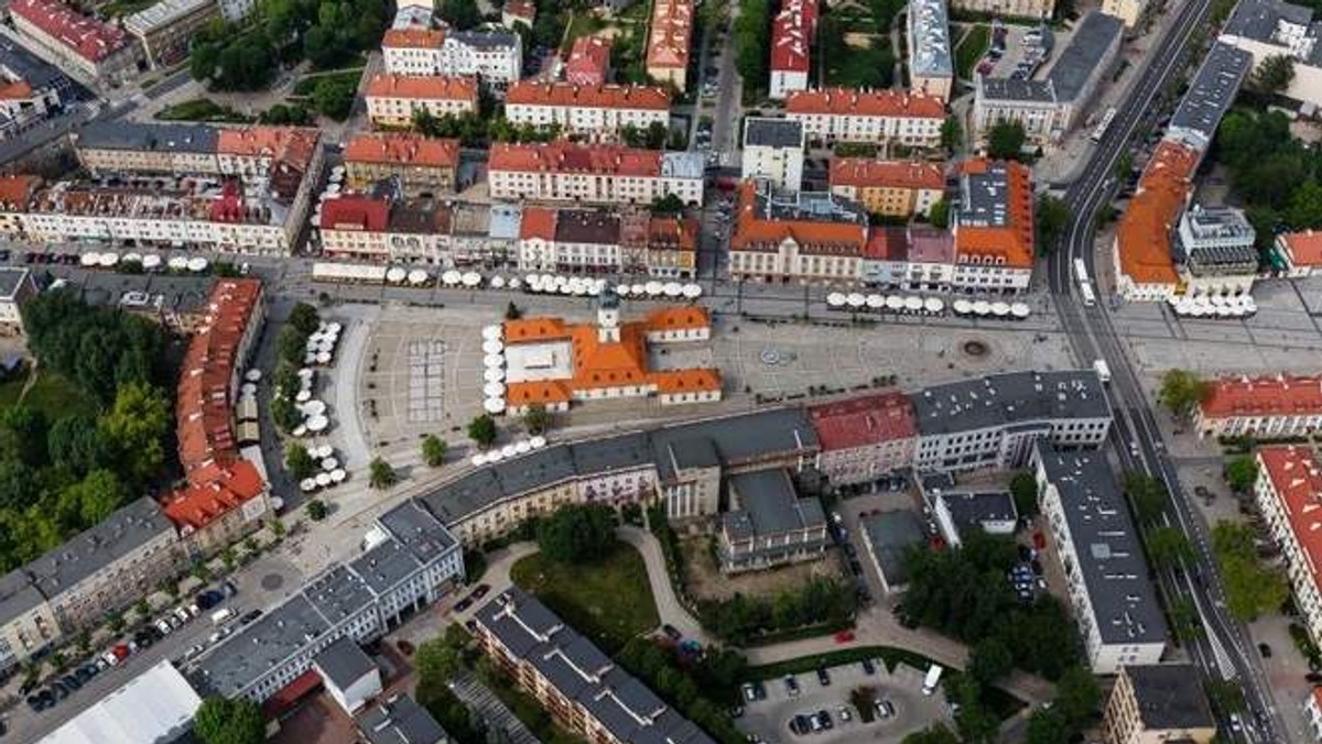 Wspólnota samorządowa zajrzała do portfeli gmin, powiatów, województw. Ponad 225 złotych przypada na mieszkańca Podlasia z budżetu województwa. To daje nam trzecie miejsce w kraju. Białystok zajął 12. lokatę.