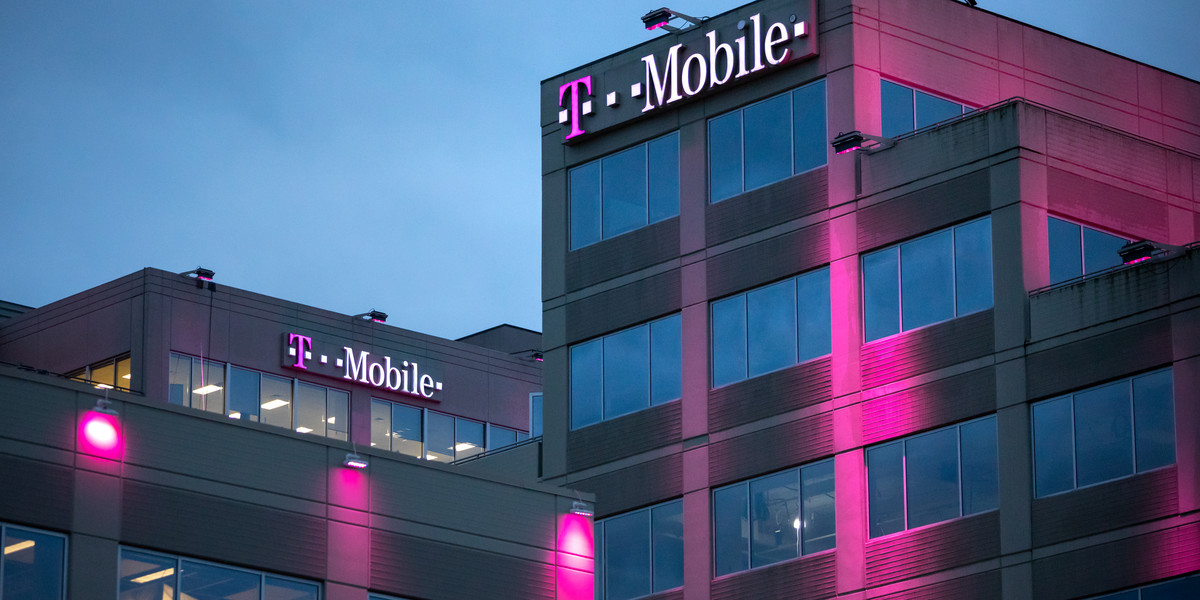 T-Mobile będzie redukowało zatrudnienie.