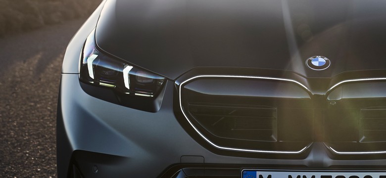 Nowe BMW wjeżdża na rynek. Silnik V8 pod maską i ogromny bagażnik