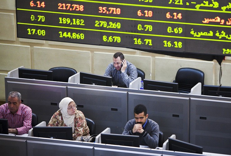 Giełda w Kairze powstała w 1903 r., wcześniej istniała już giełda w Aleksandrii (od 1883 r.). Główny indeks egipskiej giełdy to EGX 30 (do 2009 r. - CASE 30), który zawiera 30 największych spółek. W 2011 r. dodano indeks EGX 20. Na zdjęciu: Egipska giełda w Kairze