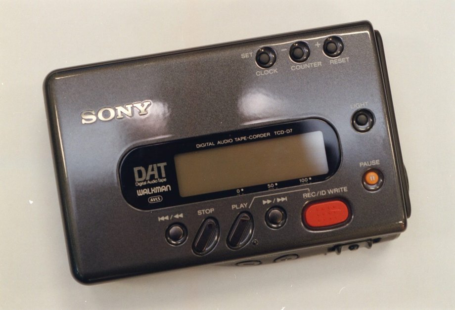 Walkman z lat 90. był protoplastą późniejszych odtwarzaczy mp3, z kolei wypchniętych z rynku przez smartfony