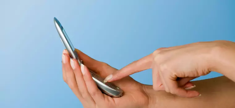 Motorola pracuje nad smartfonem z klapką. Czy takie konstrukcje wrócą do łask?