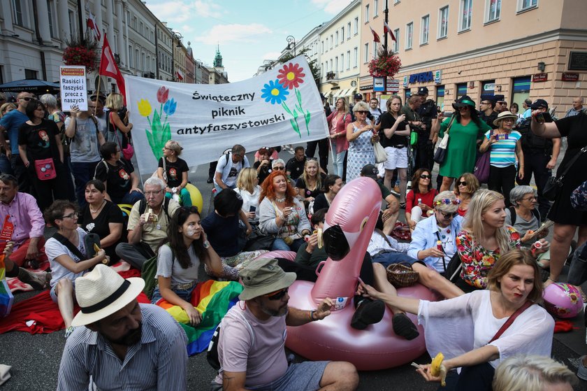 Warszawa: policjanci usuwali uczestników Świątecznego Pikniku Antyfaszystowskiego