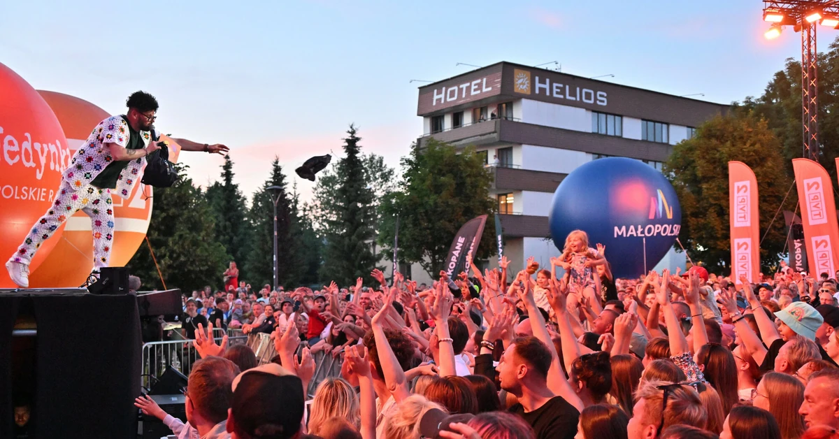 Lato z Radiem 2025 w Mrozach. Jubileusz serialu "Ranczo" i koncerty gwiazd. Kto wystąpi? O której i gdzie emisja?