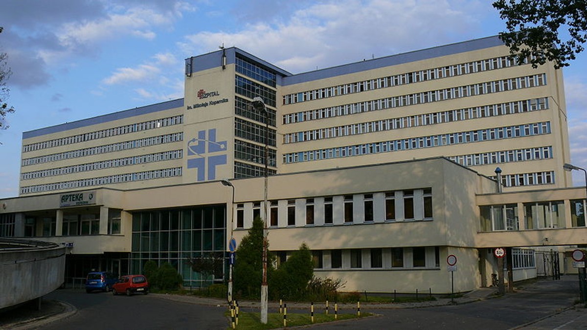 Teoretycznie przerwa w działaniu Centrum trwać miała tylko do jutra, jednak - ponieważ protestujący ortopedzi nie porozumieli się z dyrekcją - dziś szpital poinformował, że działanie Centrum zostaje zawieszone do odwołania. W najbliższych dniach dyrekcja zamierza wprowadzić równoważny czas pracy.