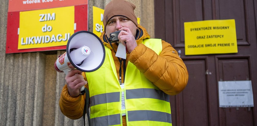 Happening grupy kierowców. Mówią: mamy dość dziurawej Łodzi