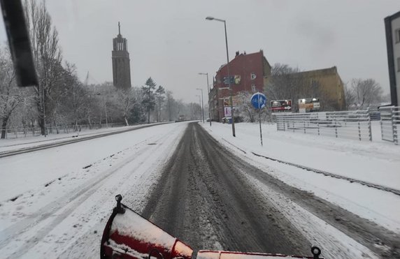 Sytuacja na drogach w Gorzowie po opadach śniegu