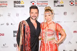 Mąż Barbary Kurdej-Szatan ma powody do zmartwienia. Zdjęto jego spektakl