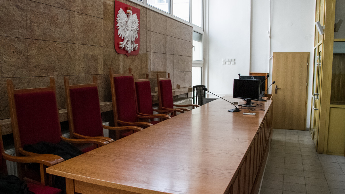Liczący 44 lata Rafał R. spędzi najbliższe sześć i pół roku za kratami. Sąd udowodnił mu, że współżył ze swoją sześcioletnią córką - informuje "Gazeta Pomorska".