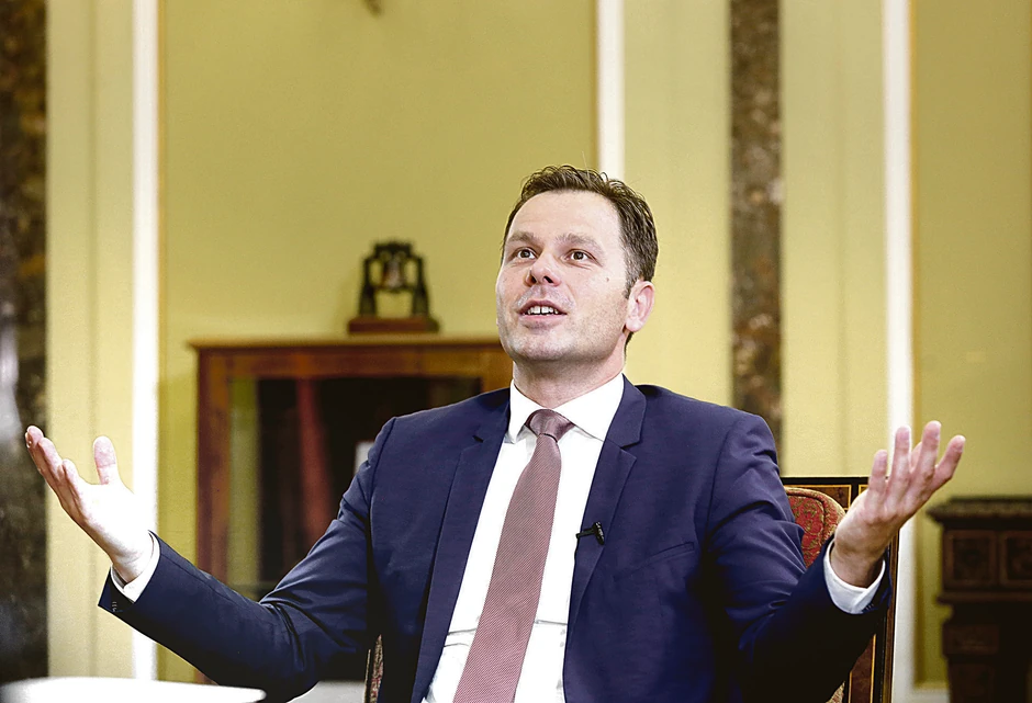 "Ja sam bio student generacije na Ekonomskom, magistrirao u SAD. Komisija na FON-u je utvrdila da moj doktorat nije plagijat".