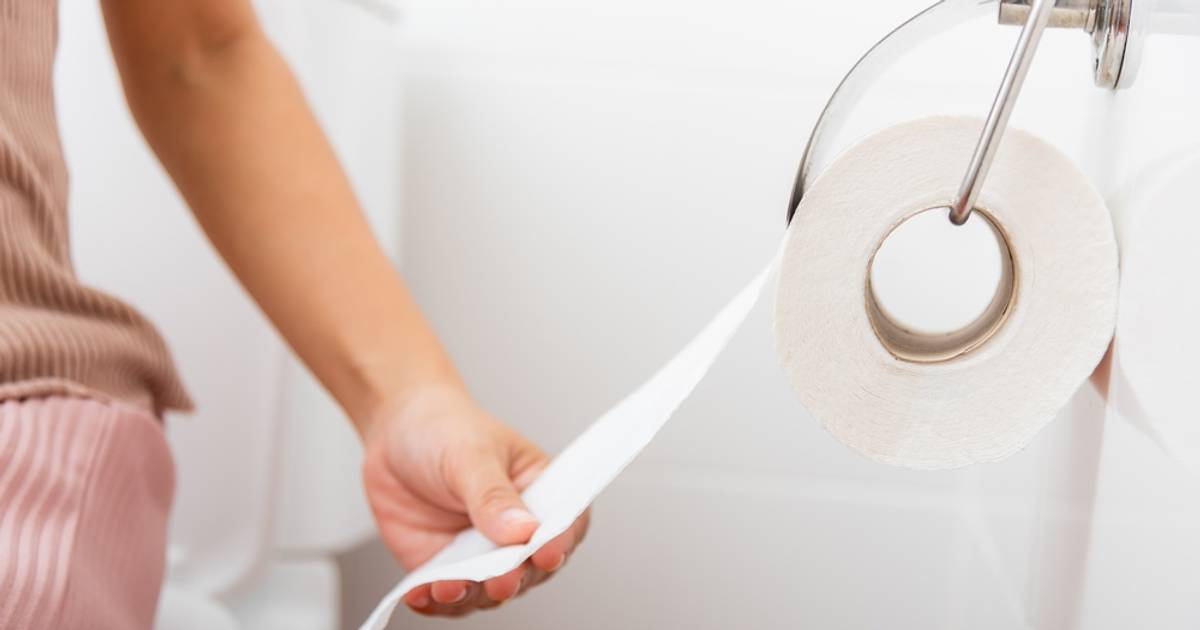 Wieszasz papier toaletowy od zewnątrz czy wewnątrz? Nie uwierzysz, o czym to świadczy