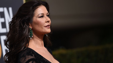 Złote Globy 2018: Catherine Zeta-Jones w odważnej kreacji