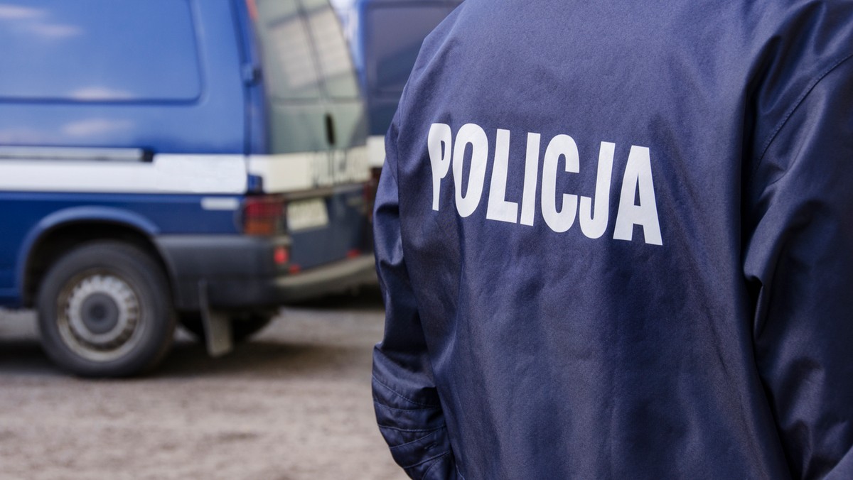 Jeszcze przed świętami Bożego Narodzenia na ulicach Białegostoku mogą pojawić się policjanci z kamerami na mundurach. Podlaski garnizon policji został wytypowany do programu pilotażowego sprawdzającego ich użyteczność. Kamery mają być między innymi pomocne w rozstrzyganiu kwestii spornych między interweniującymi mundurowymi a obywatelami.