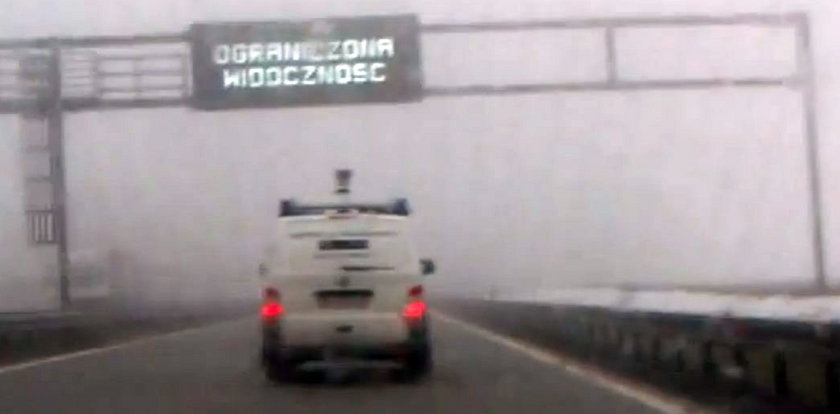 Inspektorzy od fotoradarów jechali 150 km/h we mgle!