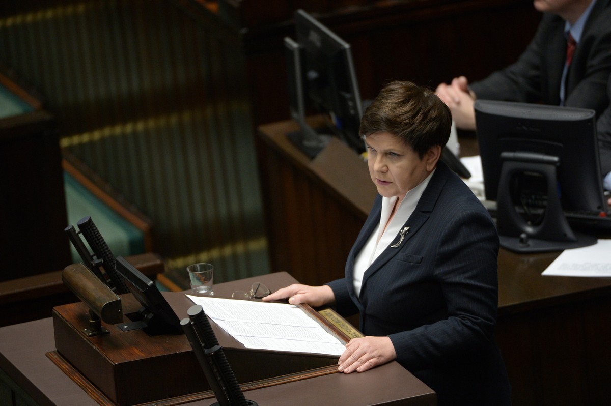 Wicepremier Beata Szydło przemawia w Sejmie.
