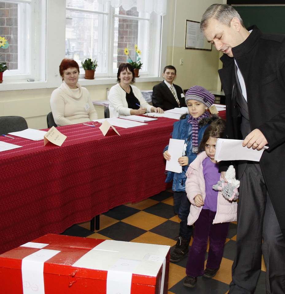 Grzegorz Napieralski głosował w Szczecinie, fot. PAP/Jerzy Undro