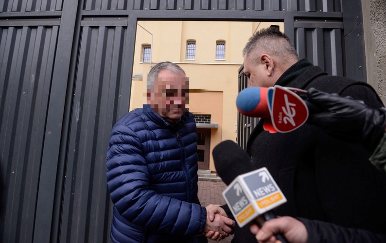 Mirosław P. wychodzi na wolność. Zobacz, jak opuszczał areszt