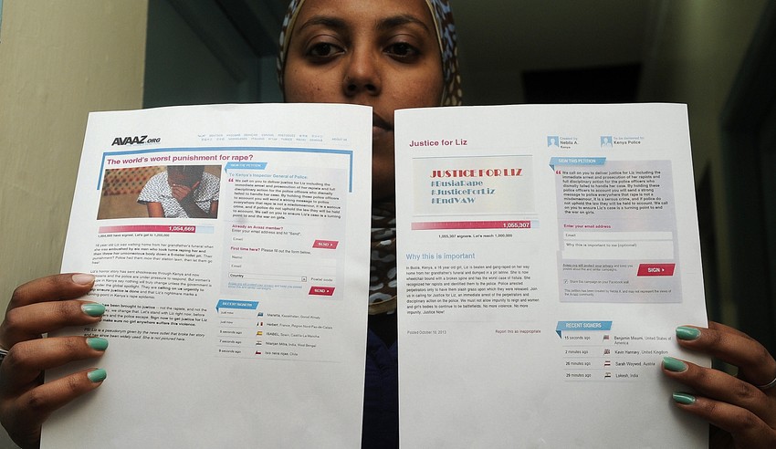 Aktivistkinja Nebila Abdulmelik sa primerkom peticije koju je dosad potpisalo milion ljudi