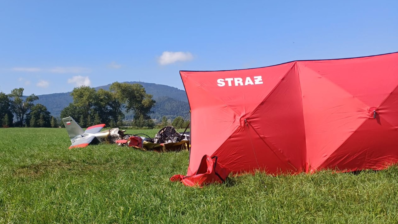 Wypadek awionetki w Lipowej. Mieszkańcy wskazują możliwe przyczyny