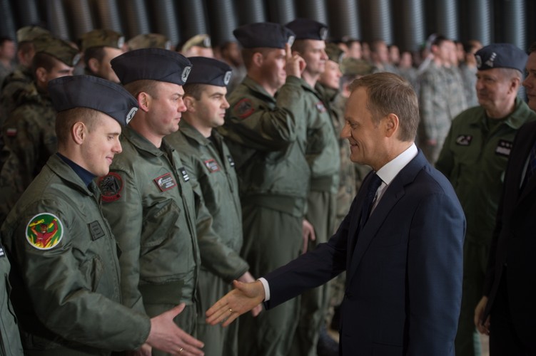 Donald Tusk w 32. Bazie Lotnictwa Taktycznego w Łasku
