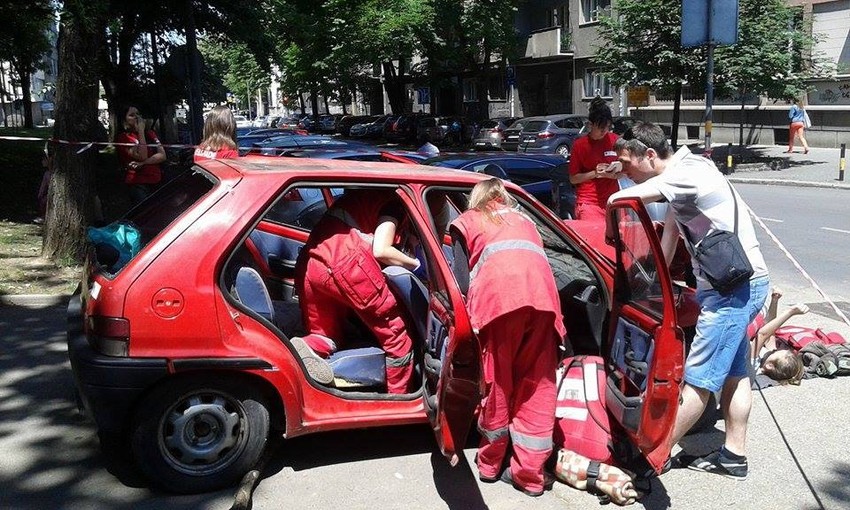Takmičari simuliraju pomoć na poligonu saobraćajne nesreće