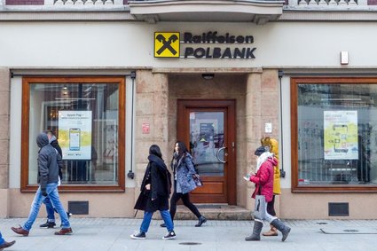 Mocny głos byłego prezesa Raiffeisen Bank ws. frankowiczów. "Chcą się stać mądrymi Polakami przed szkodą”