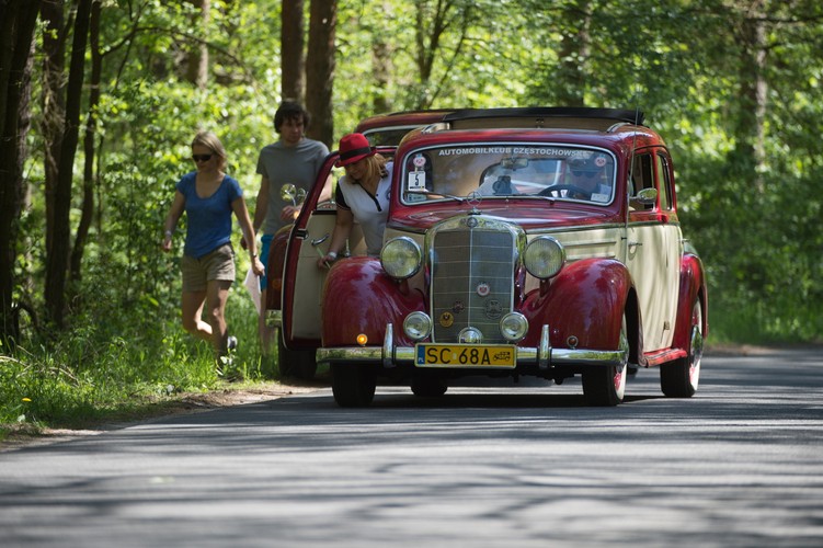 Zabytkowy Mercedes <br><br>Fot.  (zuz) PAP/Grzegorz Michałowski