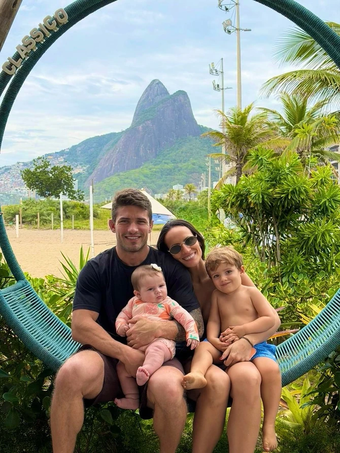 Džesika sa suprugom i decom