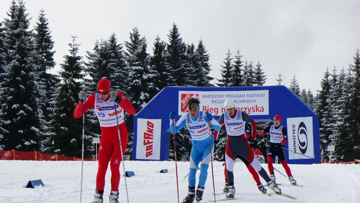 Robert Bieda był najlepszym juniorem B w finałowych zawodach Polbank CUP w Szklarskiej Porębie. W klasyfikacji generalnej cyklu uplasował się na drugim miejscu. Trenuje w UKS Sołtysianie Stare Bystre.