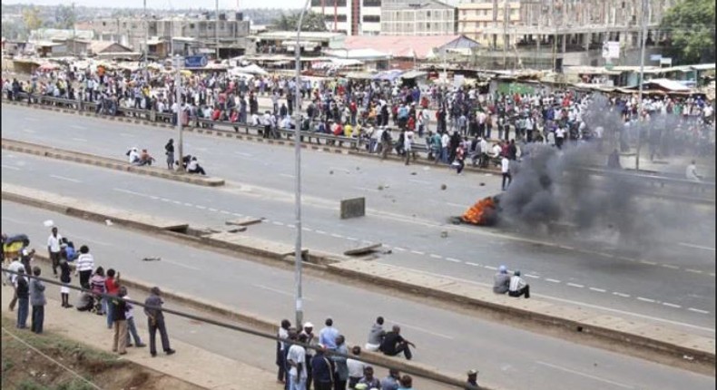 File image of past protests along Thika superhighway. An irate mob blocked blocked the superhighway and engaged police in runnig battles on Sunday, 29 March 2020 