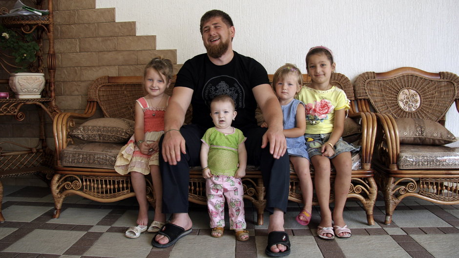 Ramzan Kadyrow z rodziną w 2005 r.