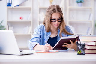 Matura 2024: Jakie były tematy wypracowań z polskiego w poprzednich latach?