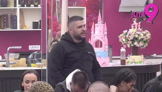 "IGRAČKA TI JE PREČA OD ROĐENDANA DETETA!" Haos u Eliti, pljušte uvrede: Asmin napao Aneli, u sve se umešala Maja Marinković