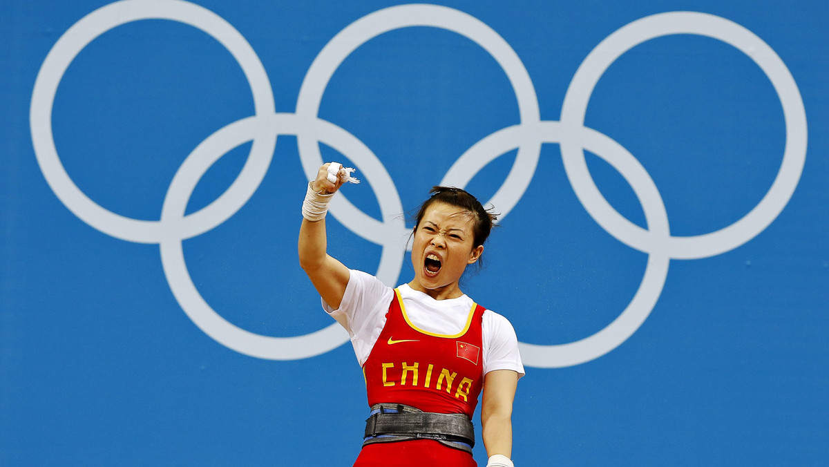 Reprezentantka Chin, Mingjuan Wang, zdobyła złoty medal olimpijski w podnoszeniu ciężarów w kategorii do 48. kilogramów. Zwyciężczyni popisała się wynikiem 205 kilogramów, zdecydowanie bijąc na głowę inne zawodniczki.