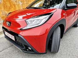 Najtańsza Toyota w sensacyjnej cenie. Wyposażenie robi różnicę