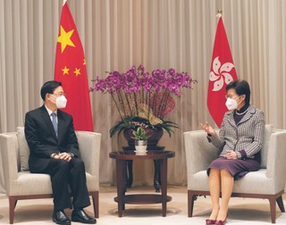 Hongkong coraz bliżej Pekinu