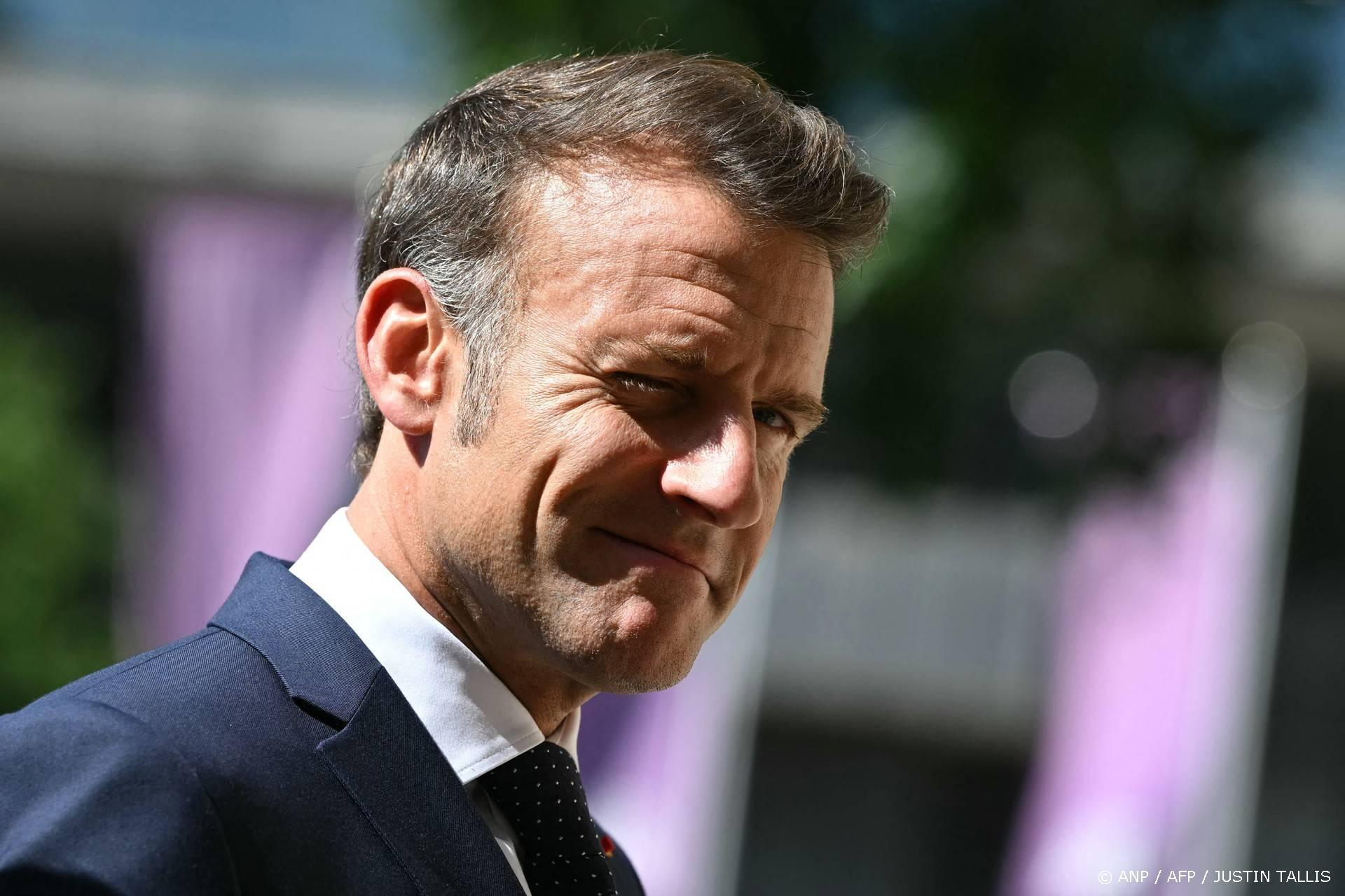 Macron roept 'order, order' voor wereldvrede in Brits parlement