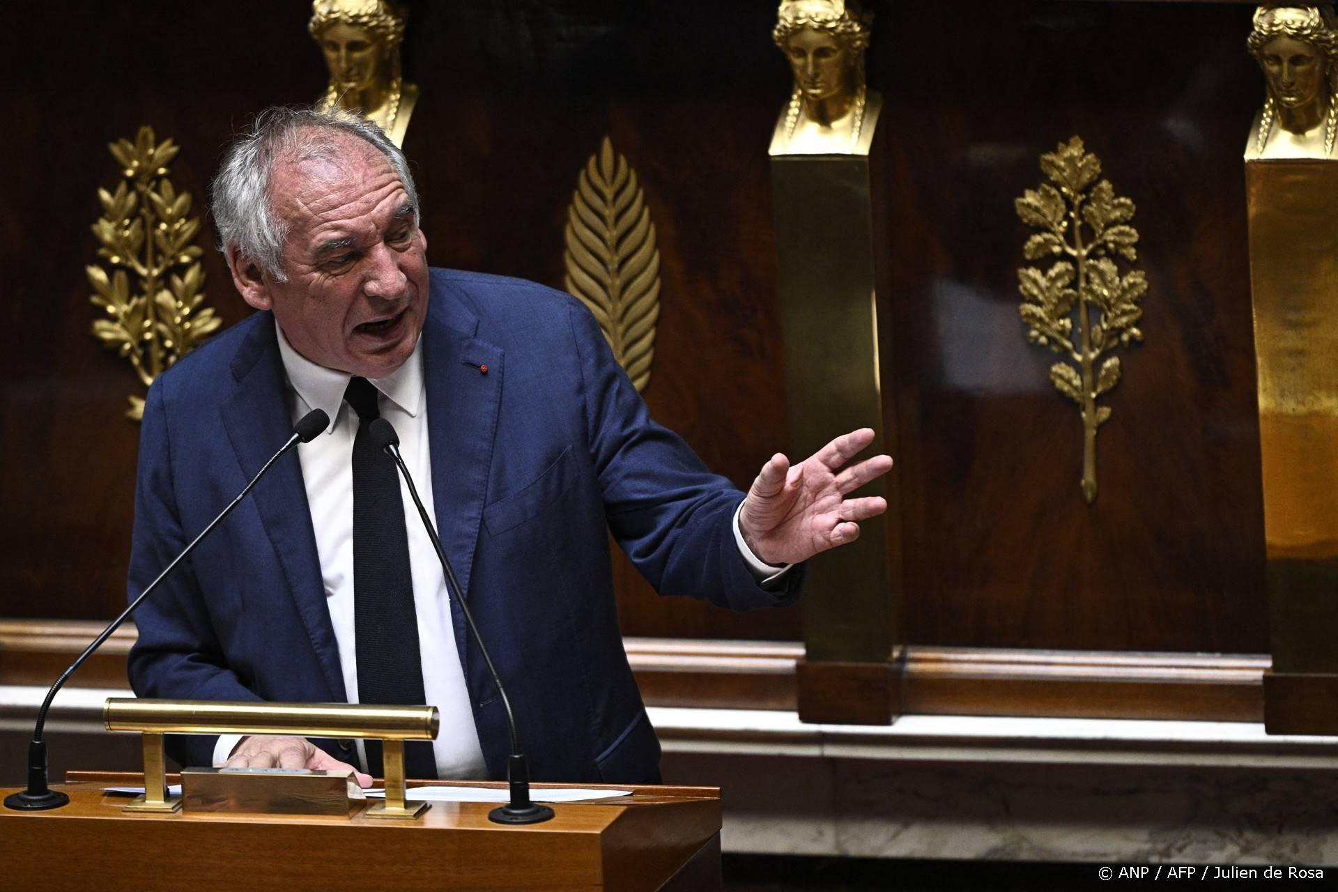 Franse premier Bayrou onder vuur om misbruikschandaal