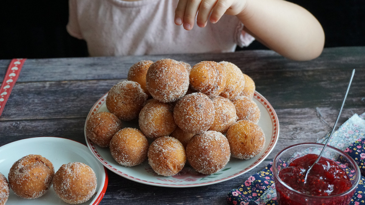 Pączki z serem - przepis na proste i szybkie pączki