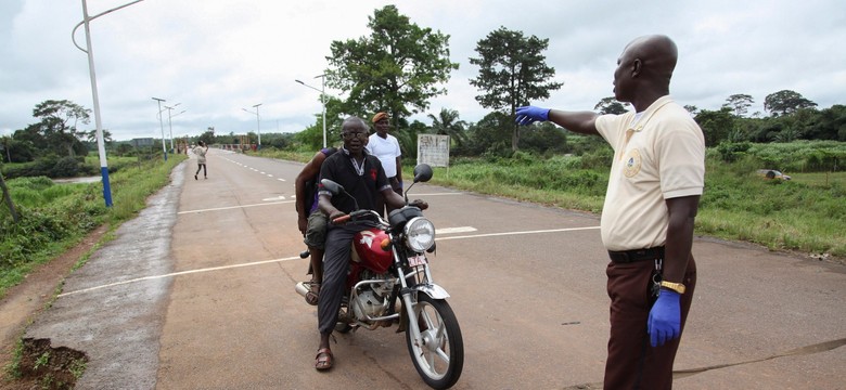 Epicentrum epidemii wirusa Ebola odizolowane przez wojsko i policję