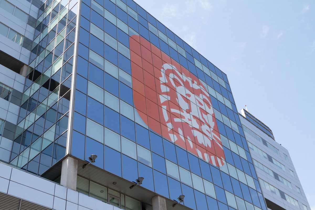 Duży bank chwali się sprzedażą kredytów ze stałą stopą. Klienci dali się namówić zaraz przed obniżką RPP