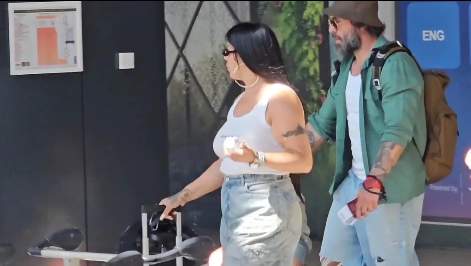 Seka Aleksić i Veljko na aerodromu