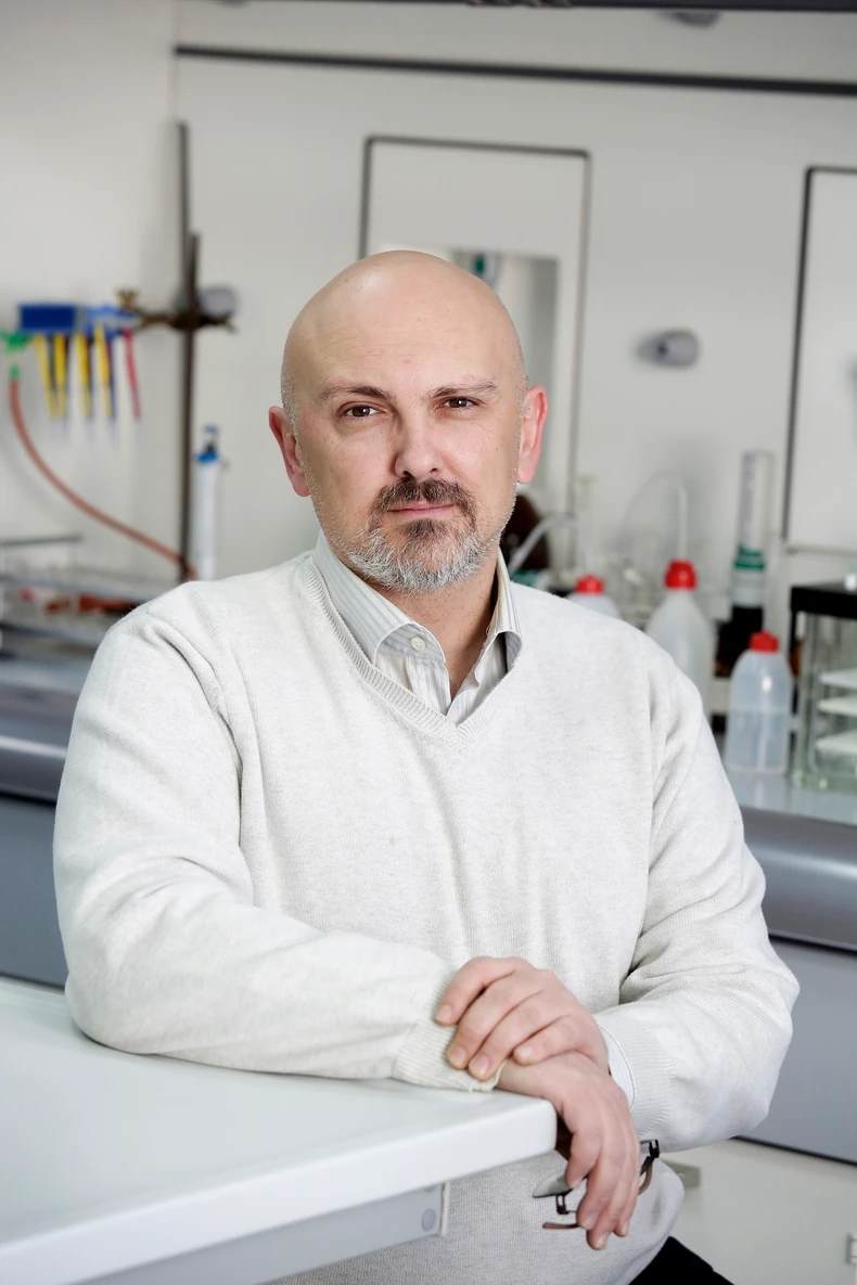 Prof. dr Oliver Stojković