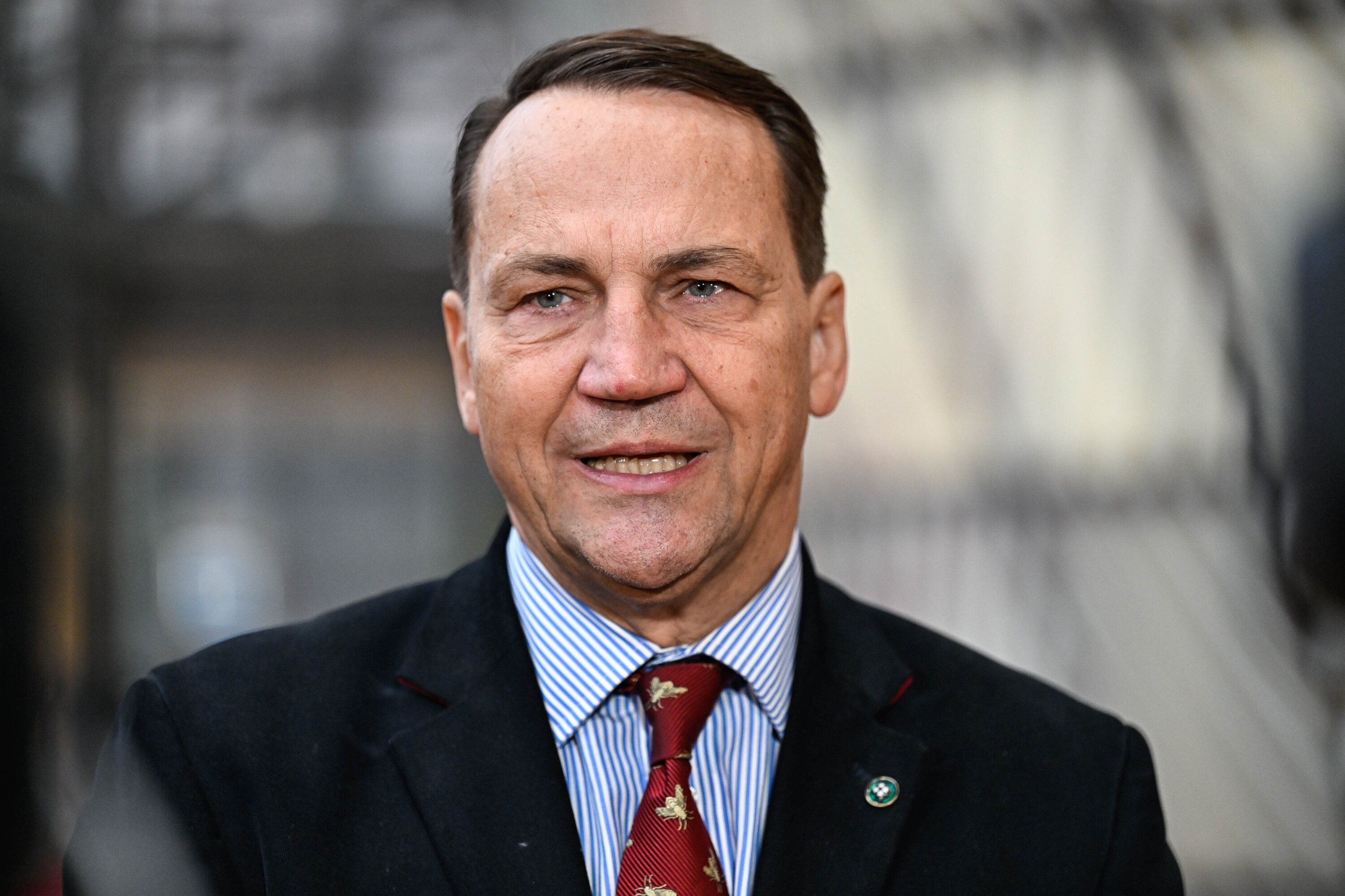 Sikorski żąda od USA "przekalibrowania" - Europa płaci za wojnę, Ameryka zarabia